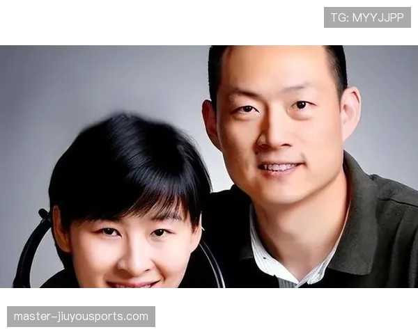 刘洋是不是把“极简生活”和“奢侈账单”写在同一日程里? 刘洋是不是把“极简生活”和“奢侈账单”写在同一日程里?