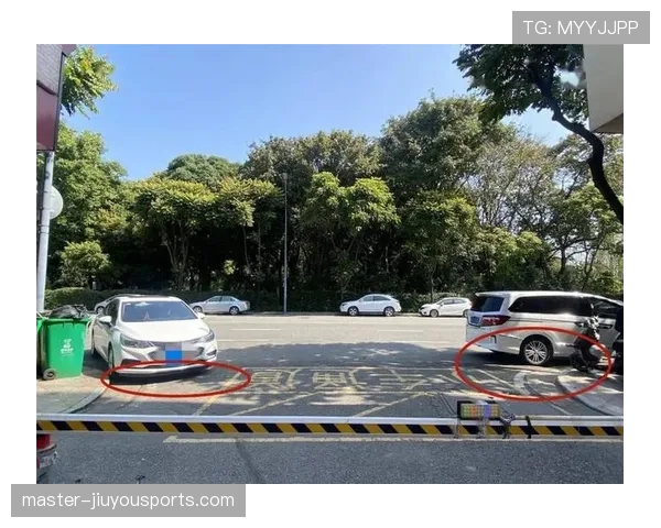 干扰对方视线算犯规吗？规则如何界定防守中的合法遮挡与违规干扰