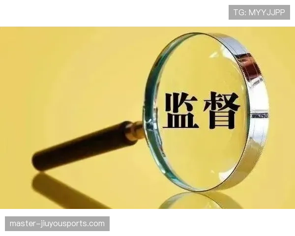 第四官员在裁判体系中的职责与换人补时判定权限 第四官员在裁判体系中的职责与换人补时判定权限