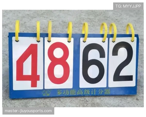 解析篮球裁判判罚中的二次起跳规则标准 解析篮球裁判判罚中的二次起跳规则标准